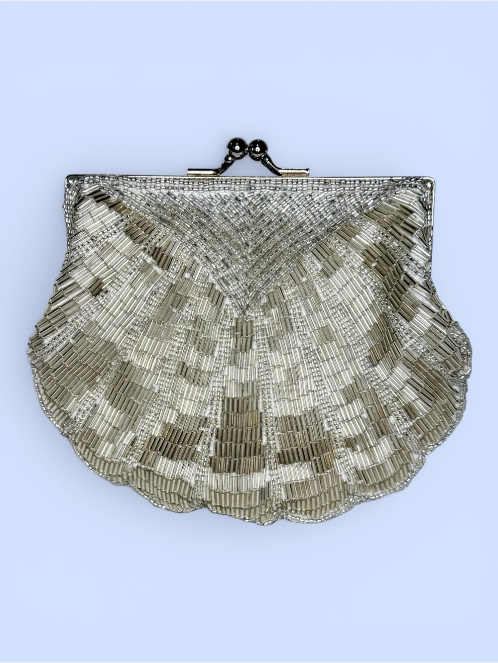 VTG La Regale Evening Bag Silver Beaded Shell Shaped Clutch Crossbody Kiss Lock - Picture 2 of 9